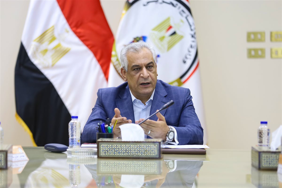 اجتماع وزير الدولة لللإنتاج الحربي مع رؤساء مجالس إدارات الشركات والوحدات