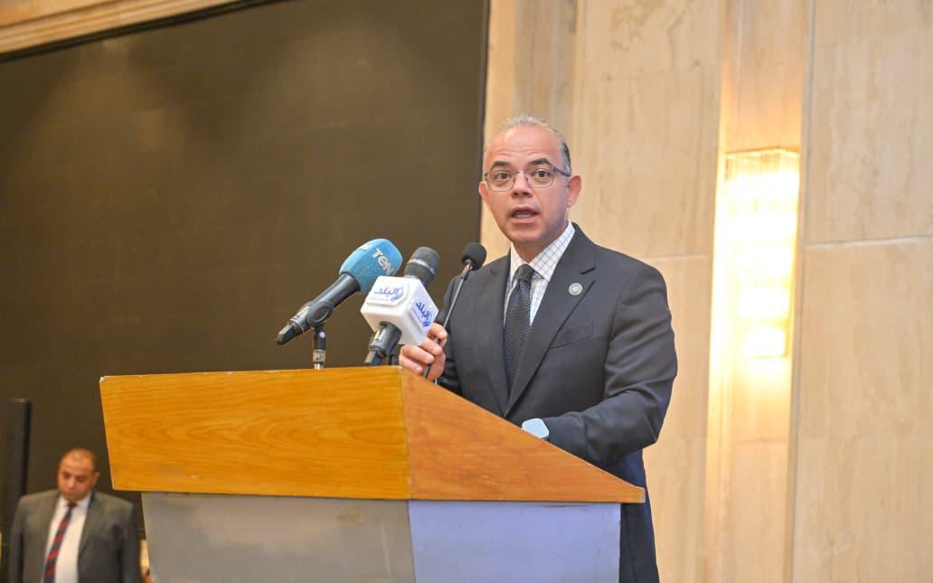 الدكتور محمد فريد صالح، وزير الاستثمار والتجارة الخارجية، فيتو