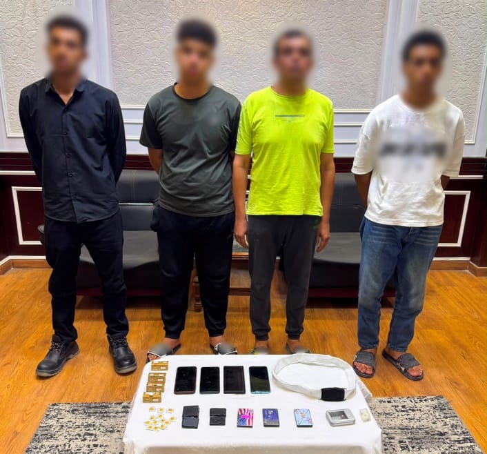 سماعات الغش بجوزته المتهمين