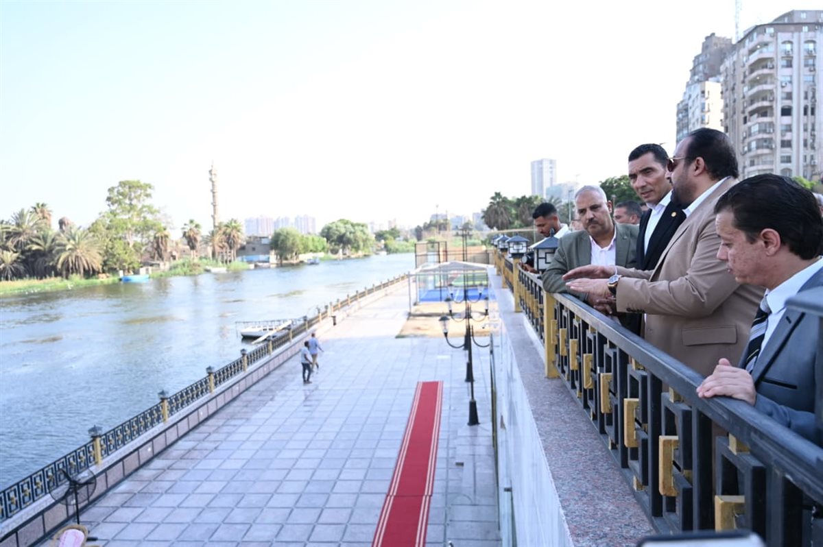 وزير الشباب والرياضة يتفقد أعمال تطوير نادى الصحفيين