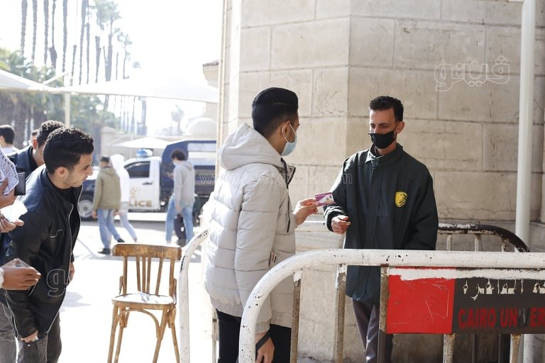  بوابات جامعة القاهرة (7)