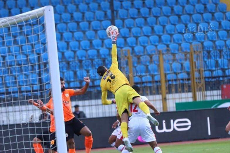  فاركو يتقدم على الزمالك بهدف في الشوط الأول وتقنية الفار تنقذ الأبيض (2)
