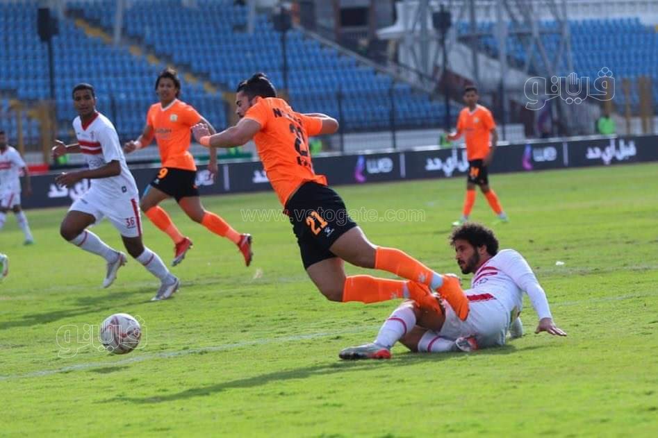  فاركو يتقدم على الزمالك بهدف في الشوط الأول وتقنية الفار تنقذ الأبيض (4)