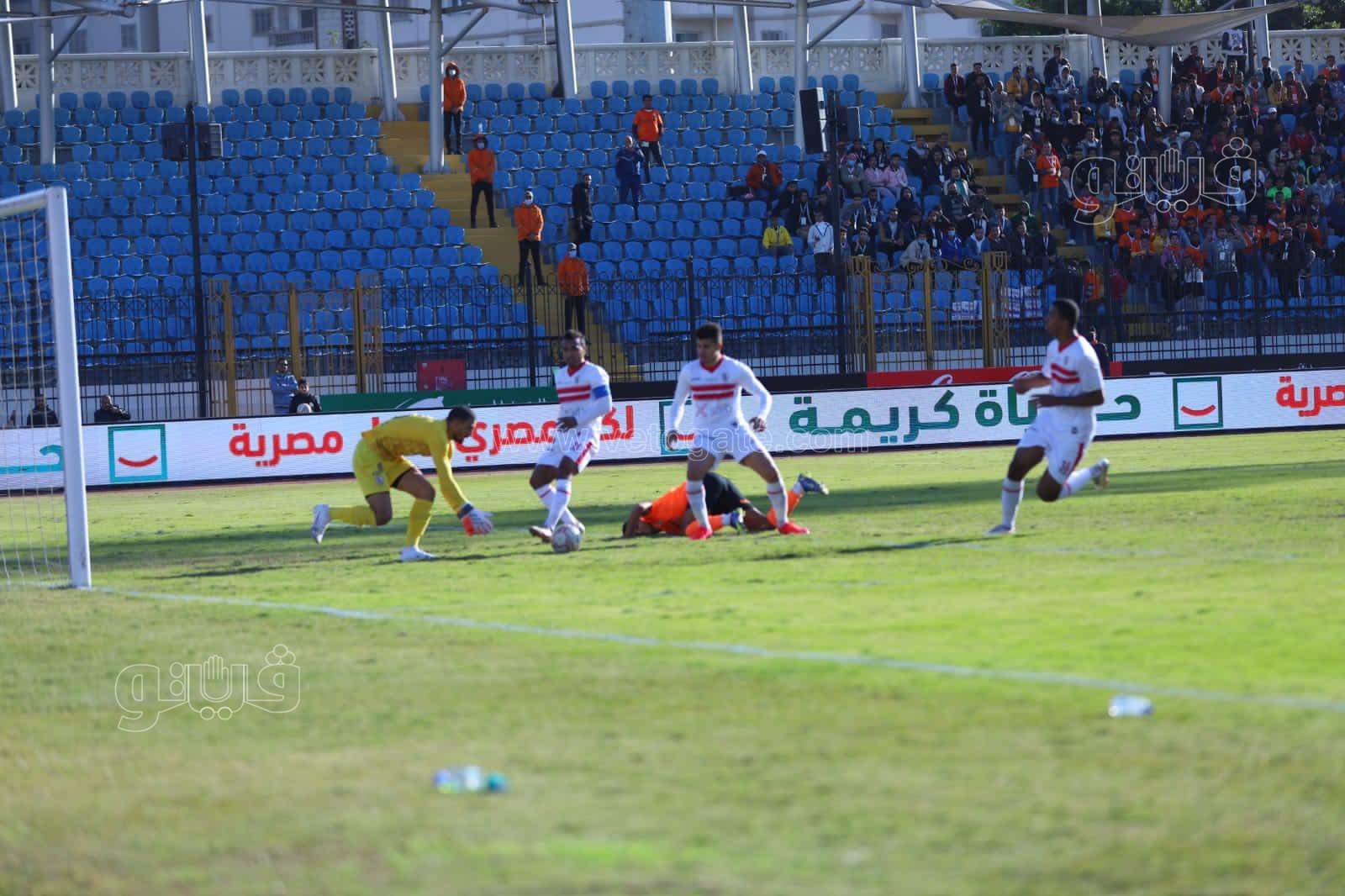 فاركو يتقدم على الزمالك بهدف في الشوط الأول وتقنية الفار تنقذ الأبيض (6)