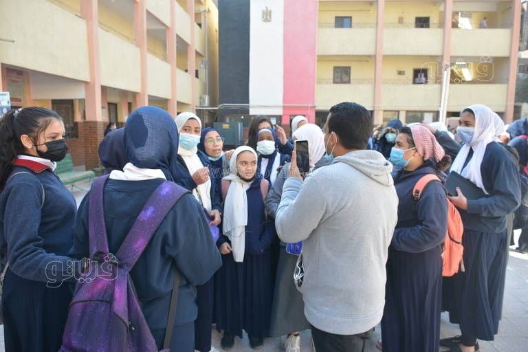 طالبات أولى ثانوي بالجيزة (1)