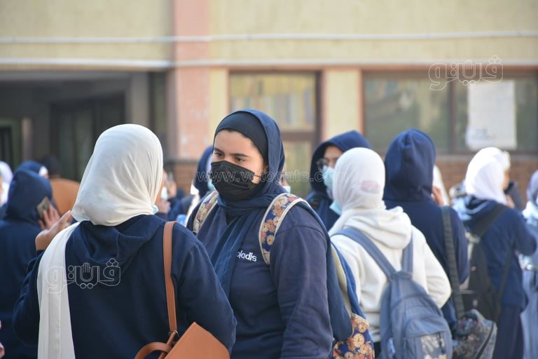 طالبات أولى ثانوي بالجيزة (4)