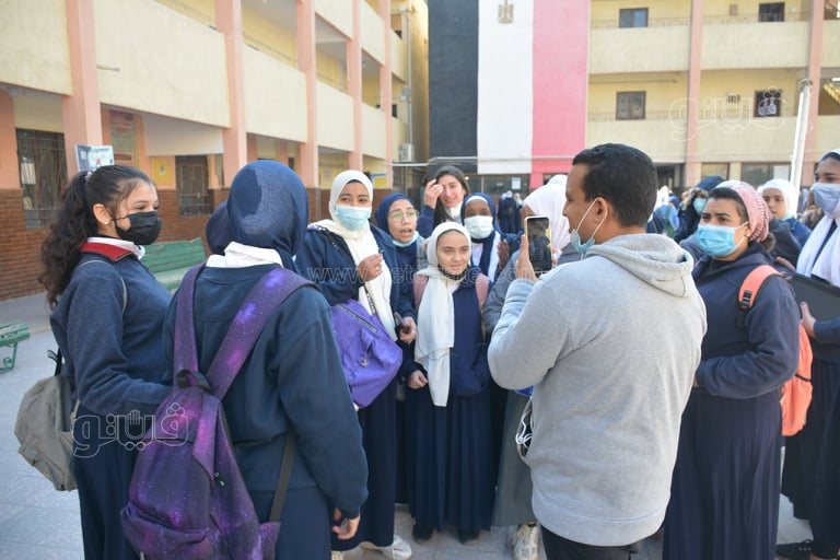 طالبات أولى ثانوي بالجيزة (13)