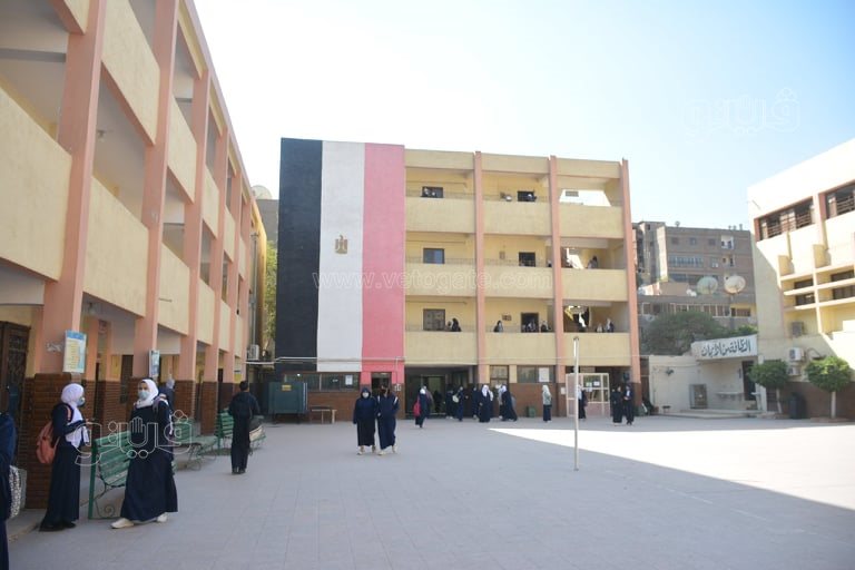 طالبات أولى ثانوي بالجيزة (14)