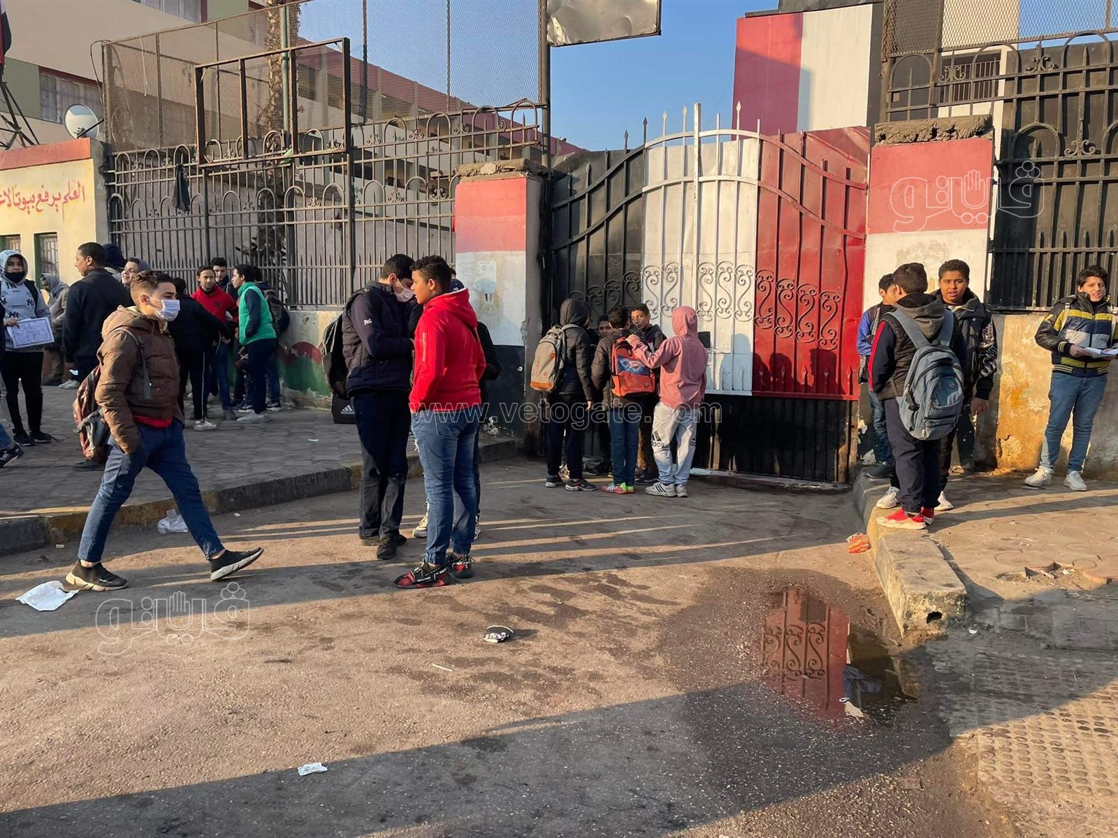 توافد طلاب أول ثانوي على مدرسة السعيدية لأداء امتحان اللغة العربية (8)