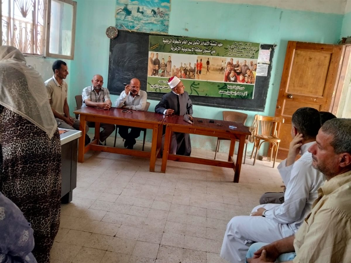 جانب من جولة رئيس منطقة الإسماعيلية الأزهرية، فيتو