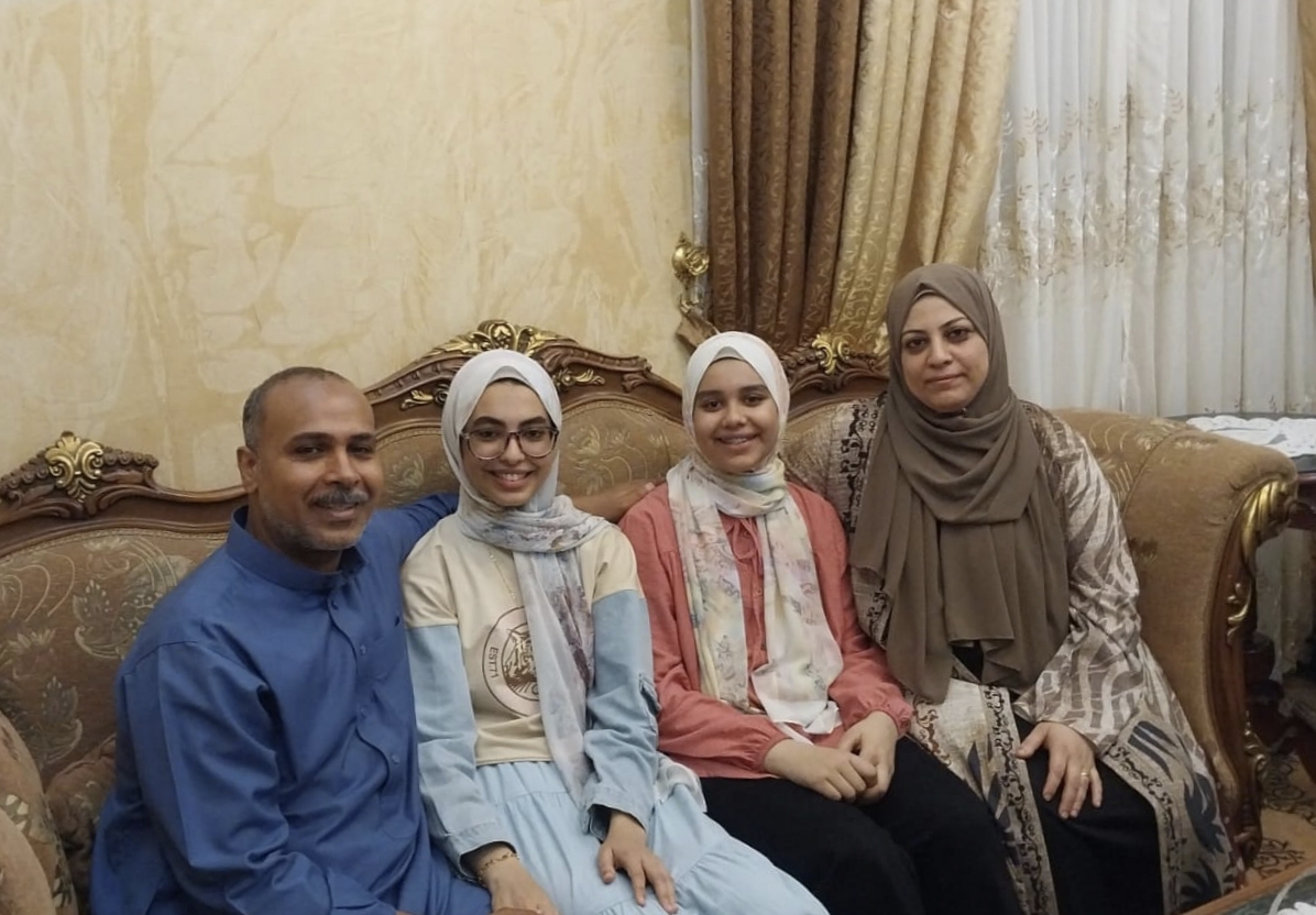 الطالبة حنان وأسرتها