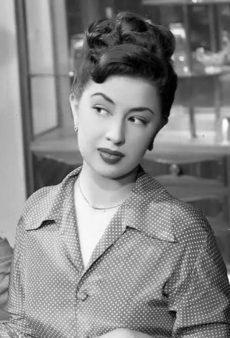 كاميليا نافس رشدى اباظة الملك فاروق على حبها 