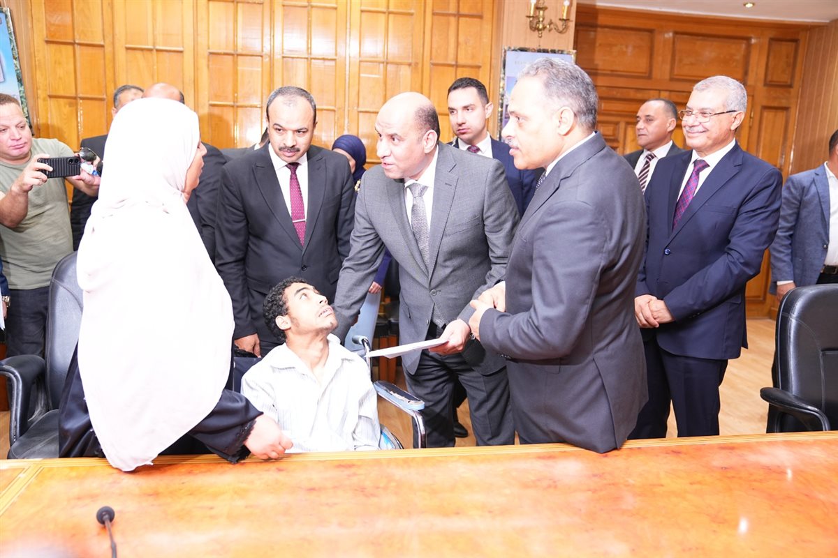 وزير العمل ومحافظ الشرقية يدعمان ذوي الهمم ويعززان فرص التدريب