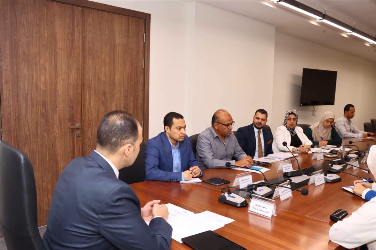 نائب محافظ دمياط يجتمع لتوفير أراضي التأمين الصحي الشامل وتطوير الوحدات الطبية