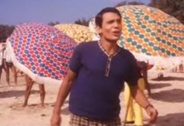 عبد الحليم يغنى دقوا الشماسى