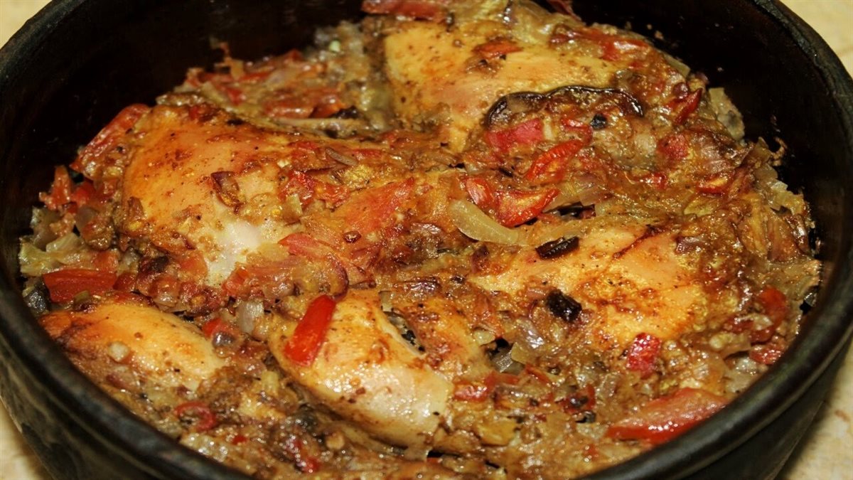 طريقة عمل صينية الفراخ بالبصل فى الفرن&nbsp;