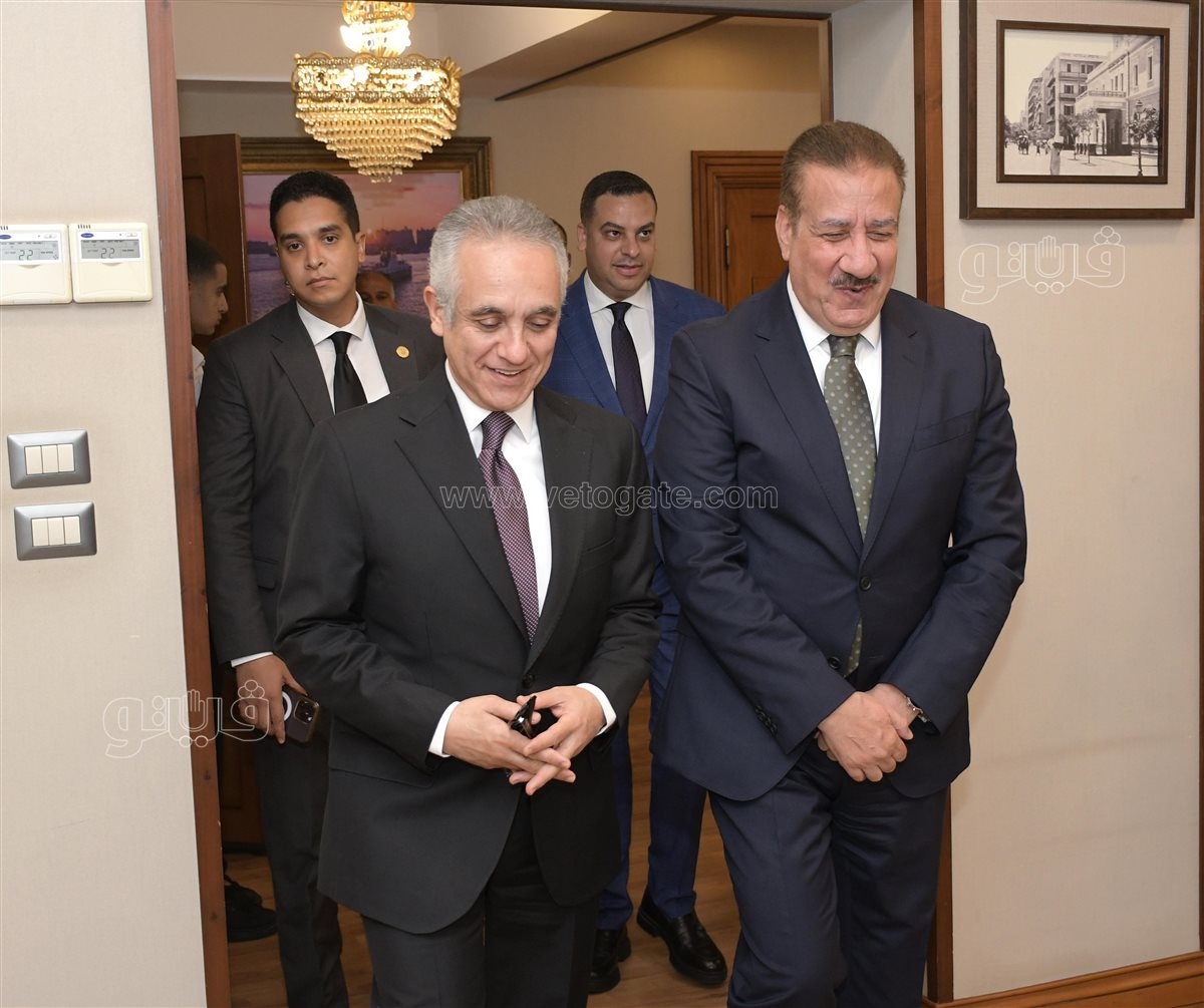 استقبال محافظ بورسعيد لوزير العدل بديوان عام المحافظة