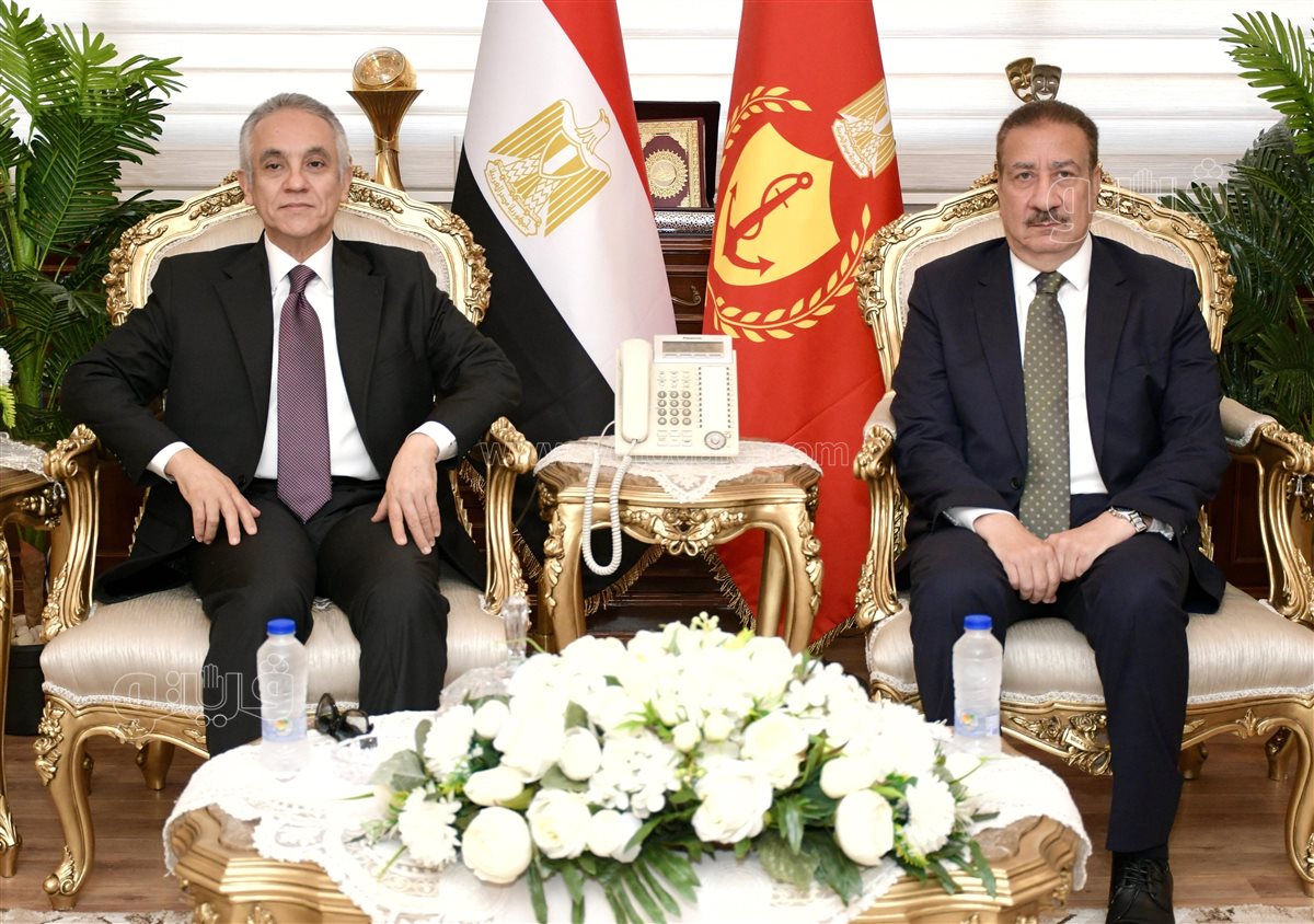 استقبال محافظ بورسعيد لوزير العدل بديوان عام المحافظة