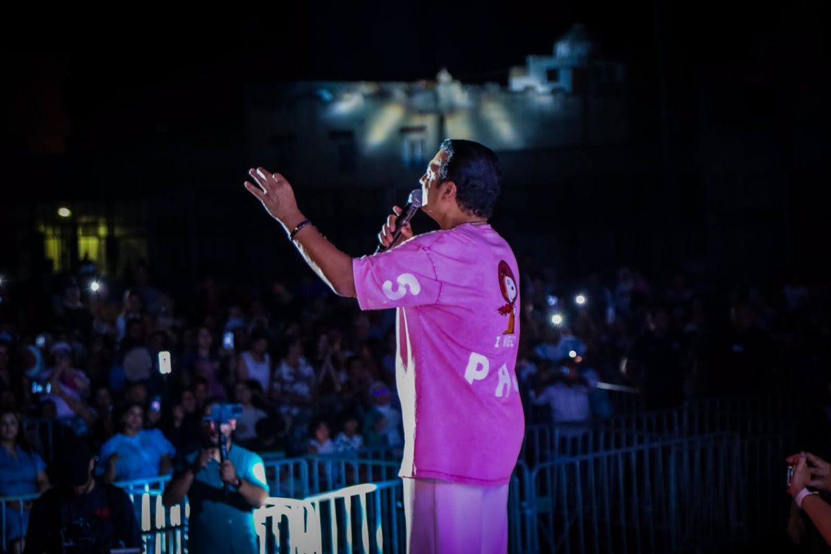 &nbsp;إيهاب توفيق يحيي حفل افتتاح مهرجان 
