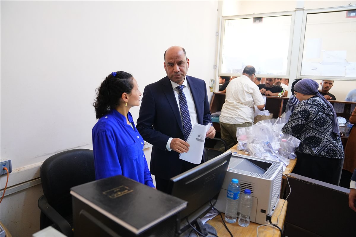 وزير العمل يفاجئ مديرية القاهرة بجولة ميدانية