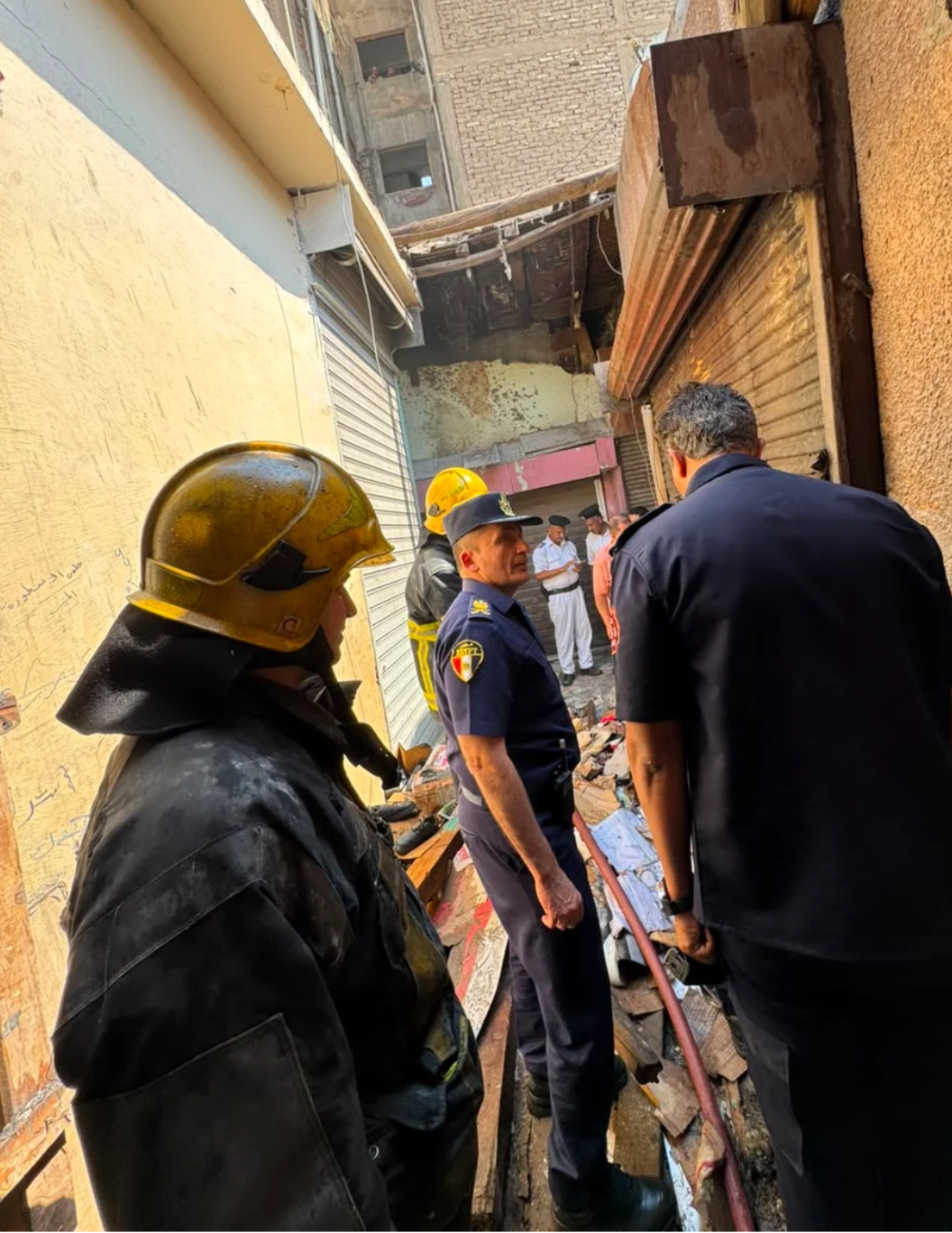 حريق محل لبيع الأحذية بالدرب الأحمر