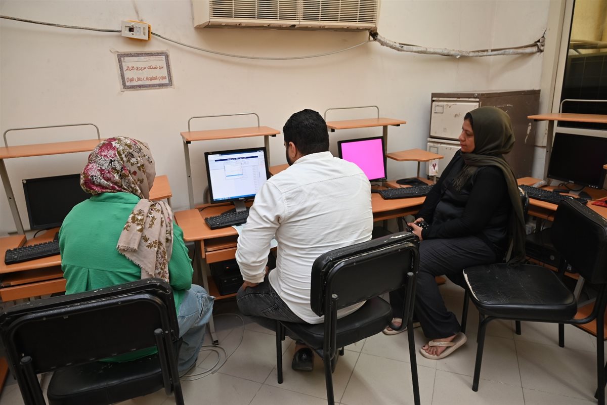 إقبال كثيف من طلاب المرحلة الأولى على معامل التنسيق بجامعة الفيوم 
