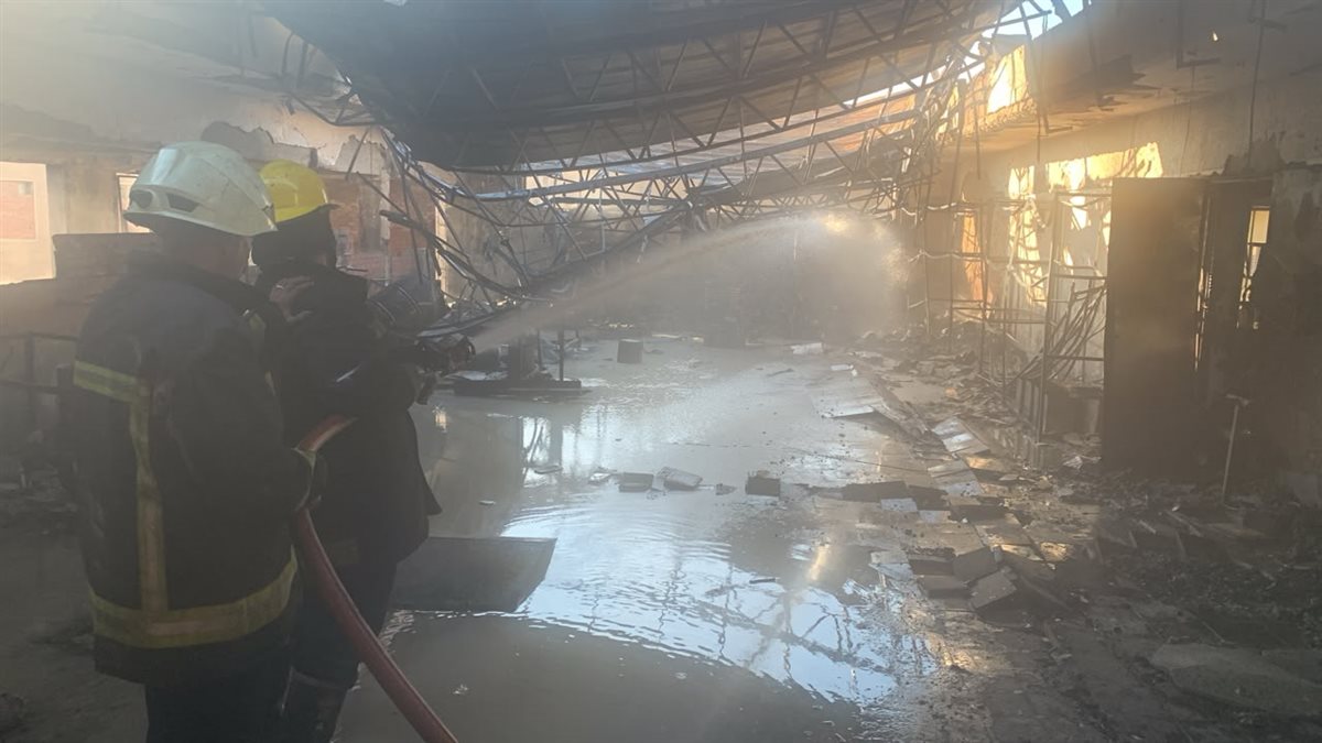 حريق مصنع لتصنيع المنظفات بالمنطقة الصناعية ببدر