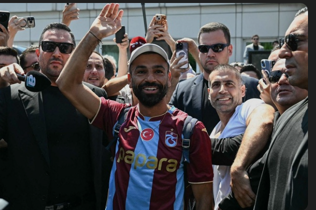 استقبال حاشد لمحمد صلاح في تركيا