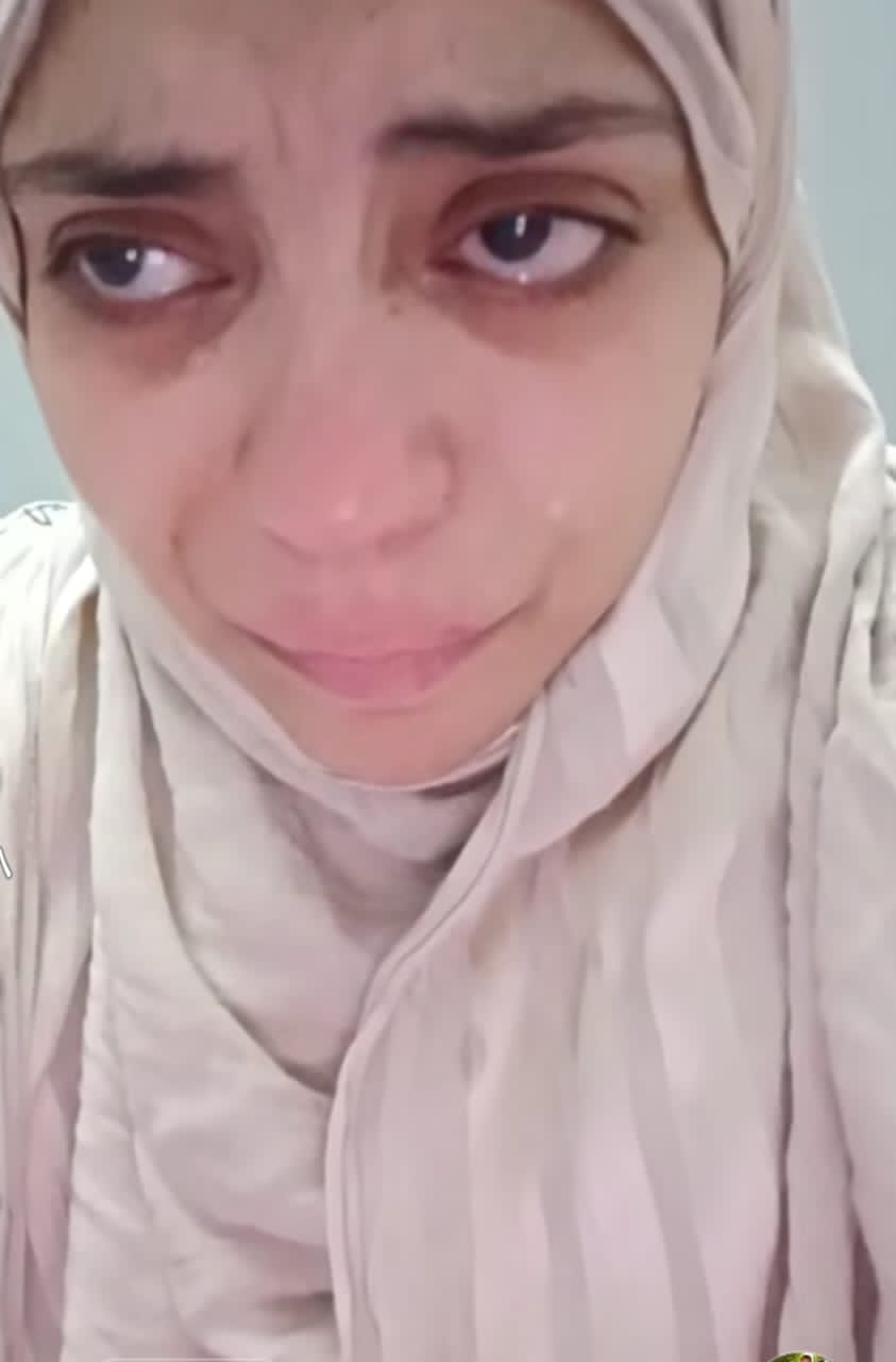 والدة الطفلة