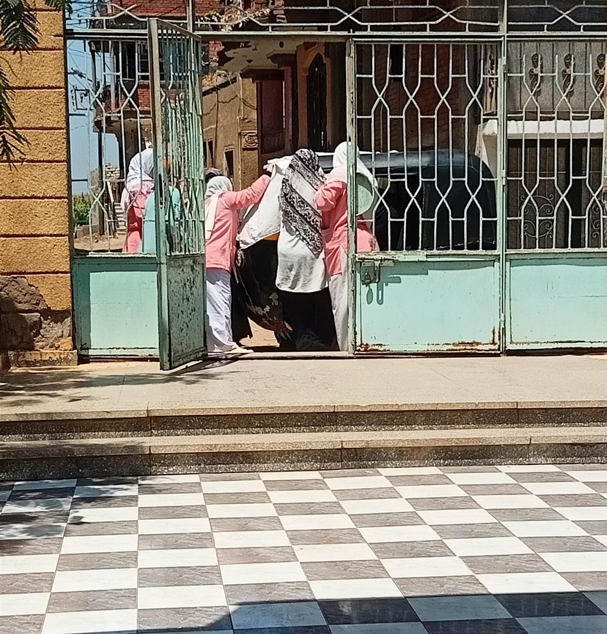 ولادة داخل توك توك امام وحدة صحية، فيتو