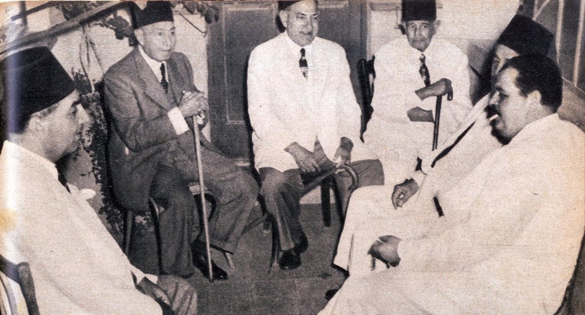 سراج الدين ومجموعة وزراء الوفد فى الاسكندرية