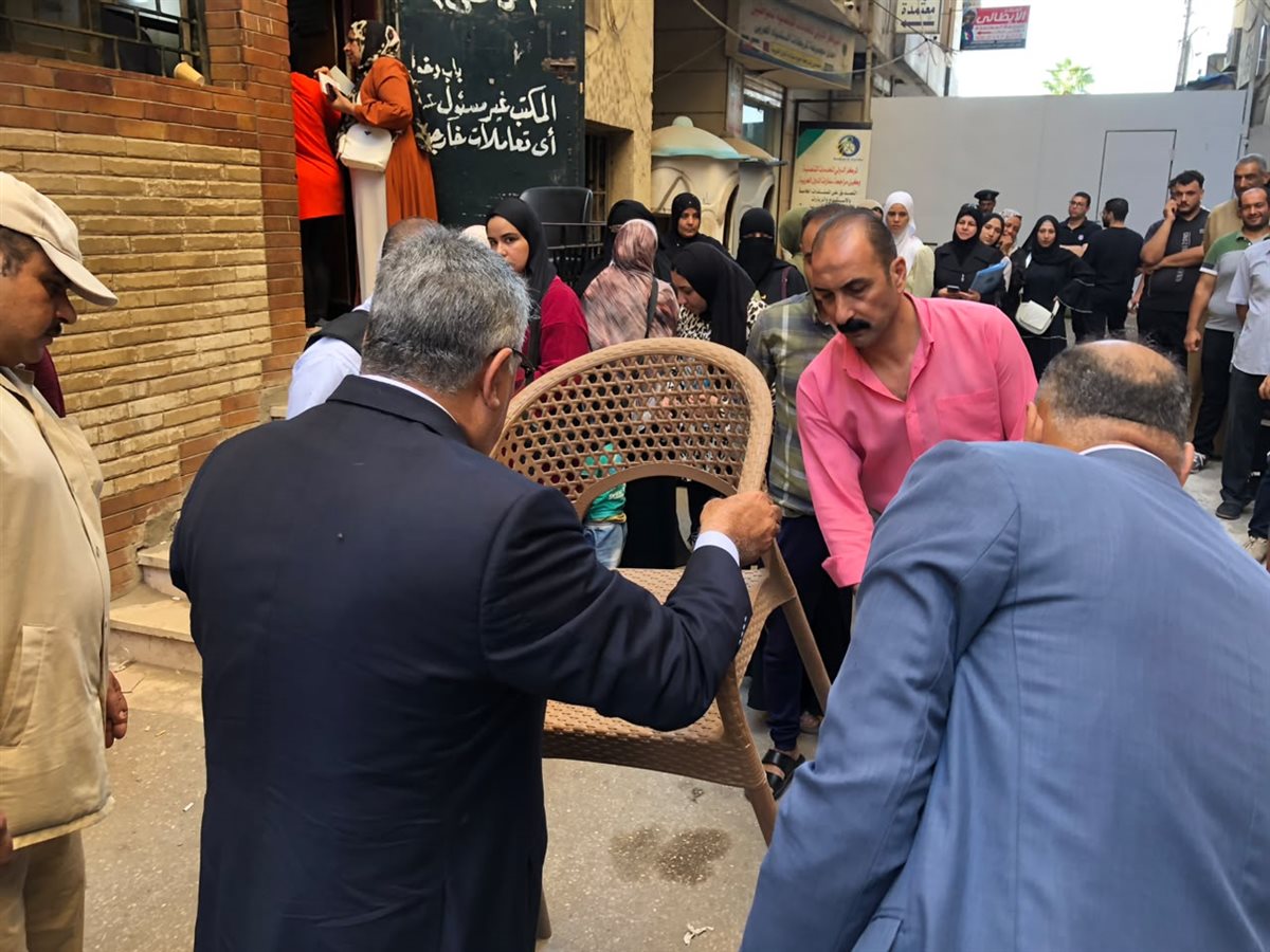 محافظ الدقهلية يتابع مستوى الخدمات المقدمة للمواطنين بمكتب توثيق الخارجية بطلخا
