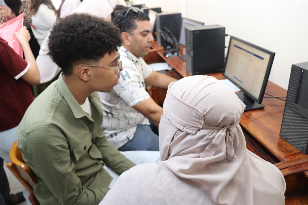 جامعة سوهاج تستقبل طلاب الثانوية العامة لتسجيل رغبات المرحلة الثانية