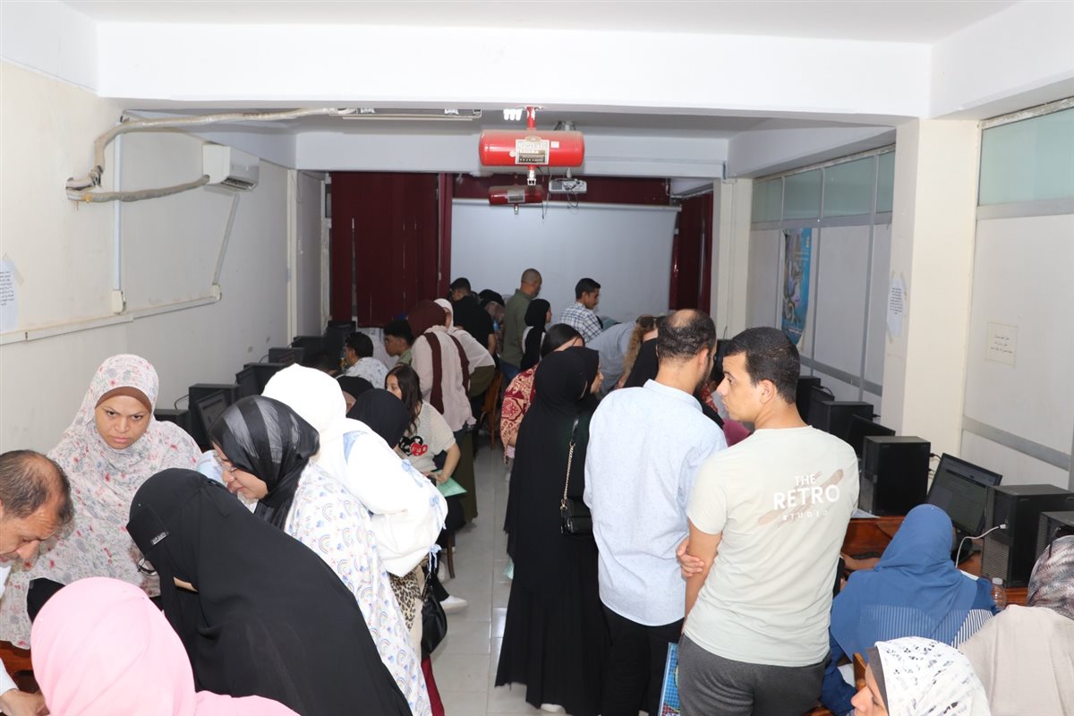 جامعة سوهاج تستقبل طلاب الثانوية العامة لتسجيل رغبات المرحلة الثانية