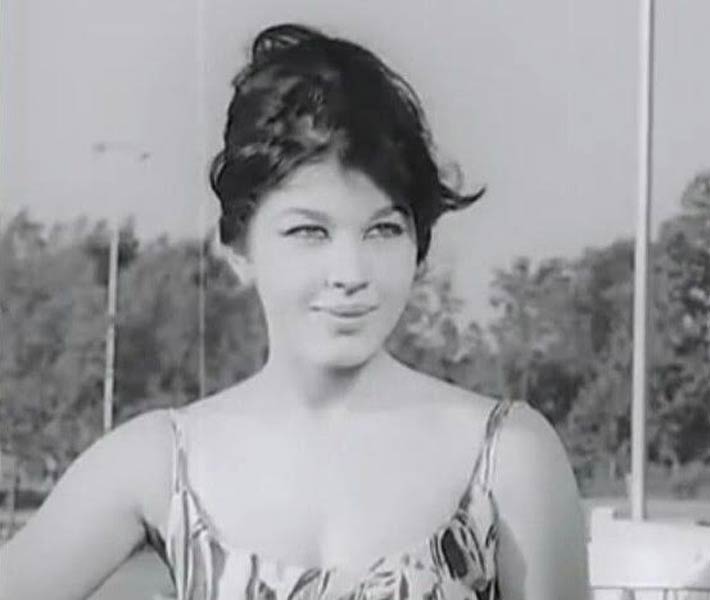 الفنانة شويكار
