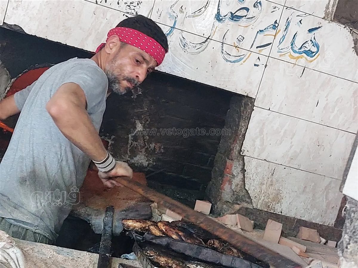 فرن سمك بلدي داخل سوق السمك الحضاري ببورسعيد