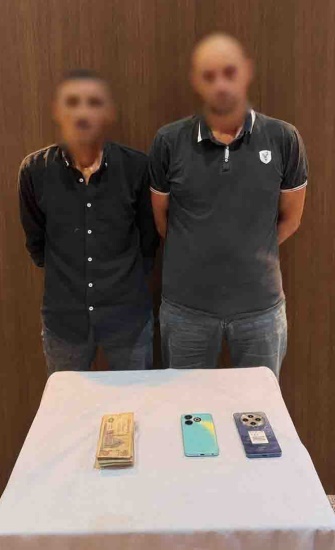 استغل الحالة الصحية للمريض فغافله واستولى على حقيبة يده وبداخلها مبلغ مالي ومحمول، فيتو