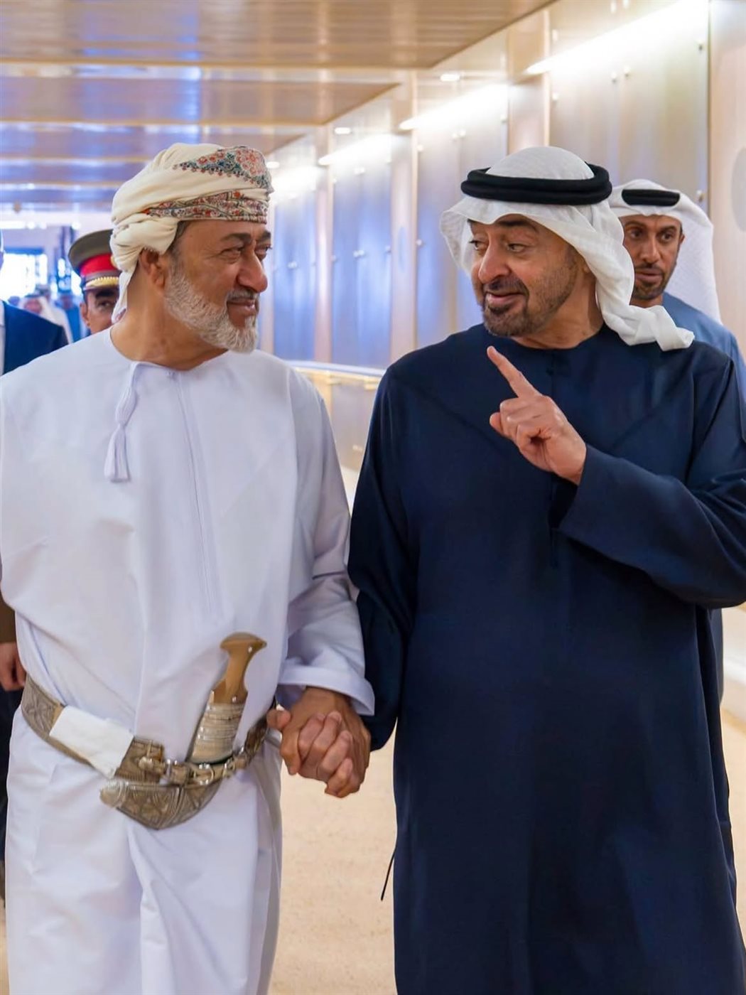 الشيخ محمد بن زايد وسلطان عمان، فيتو