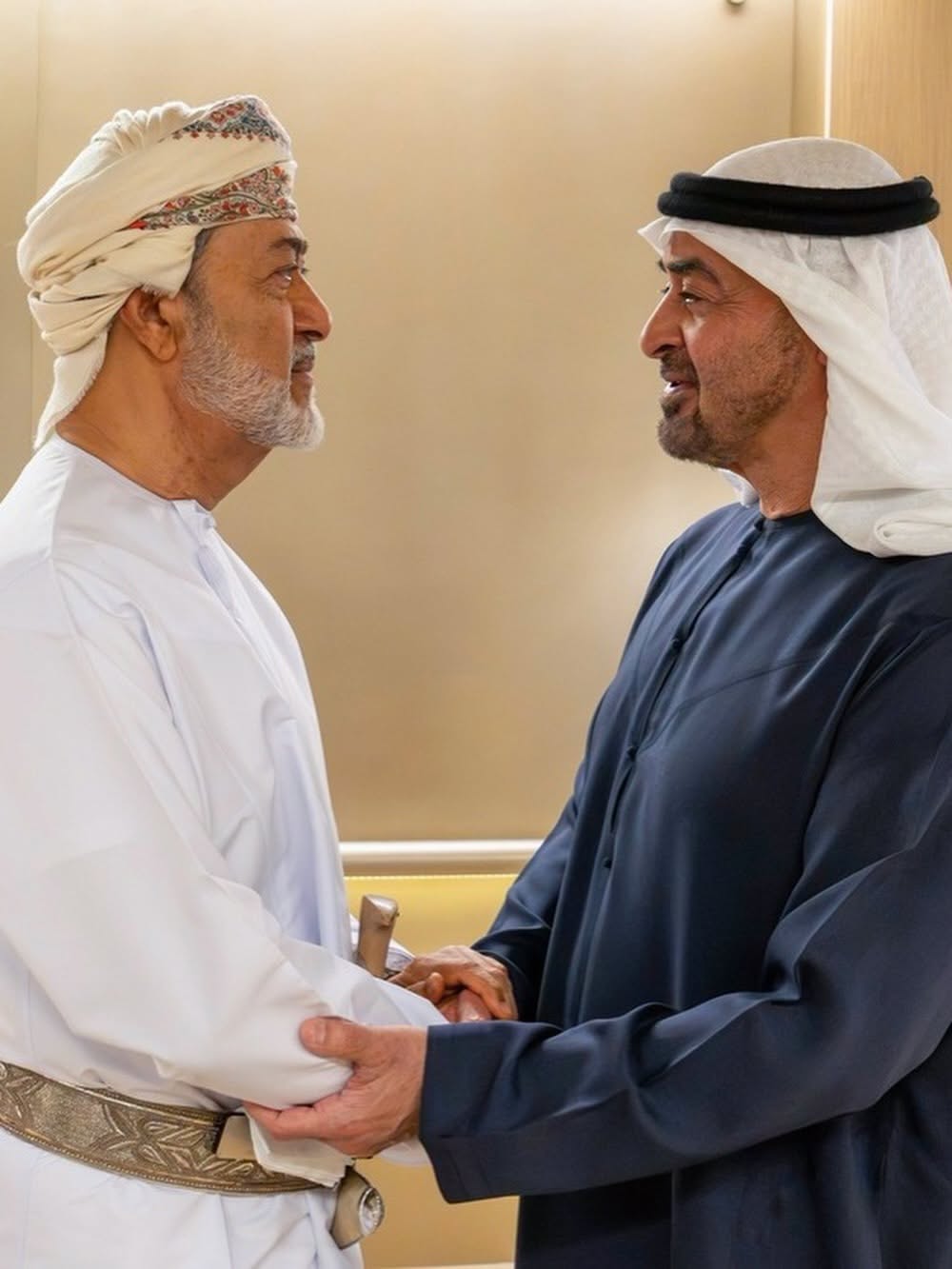 الشيخ محمد بن زايد وسلطان عمان، فيتو