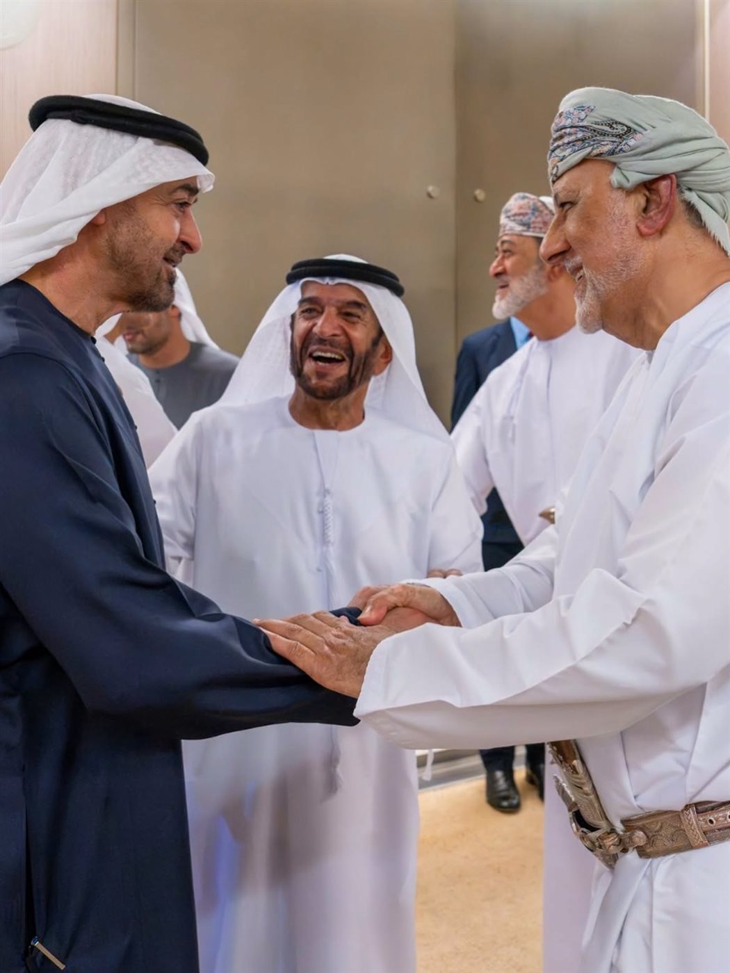 الشيخ محمد بن زايد وسلطان عمان، فيتو