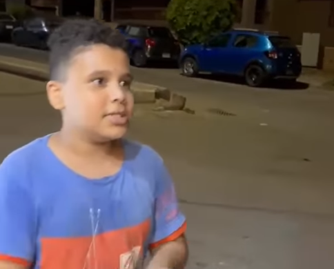 طفل مصري يتحدث 15 لغة