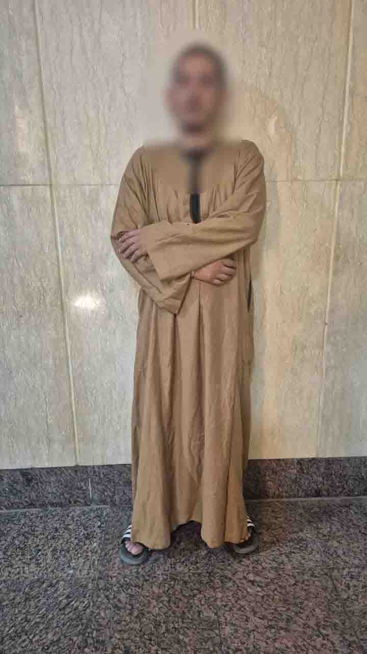 ذهب الي والدته دون علمه ...ضبط عامل اعتدى على نجله في البدرشين