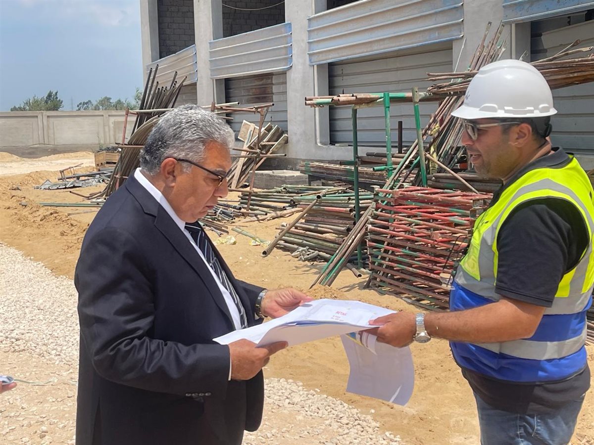محافظ الدقهلية يتفقد انطلاق المرحلة الثانية من المنطقة اللوجستية بطريق رافد جمصة