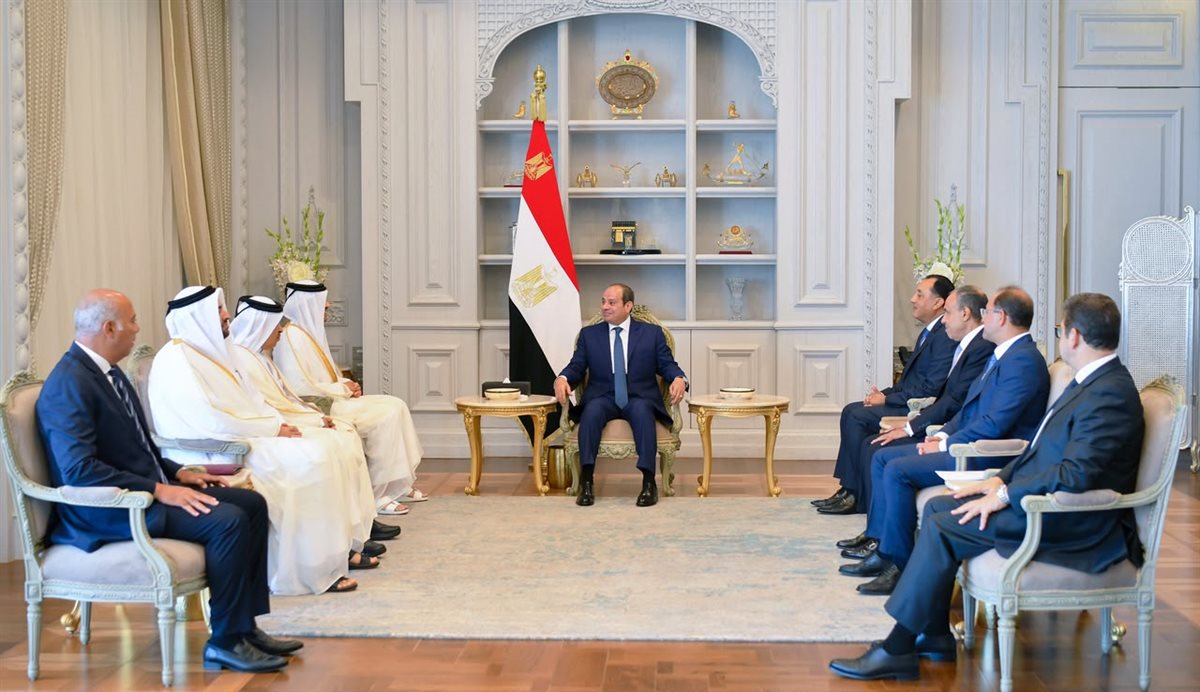 السيسي ورئيس وزراء قطر يبحثان البناء على مخرجات اللجنة العليا