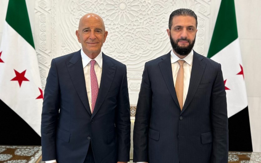 المبعوث الأمريكي الخاص إلى سوريا والعراق توم براك والرئيس السوري أحمد الشرع