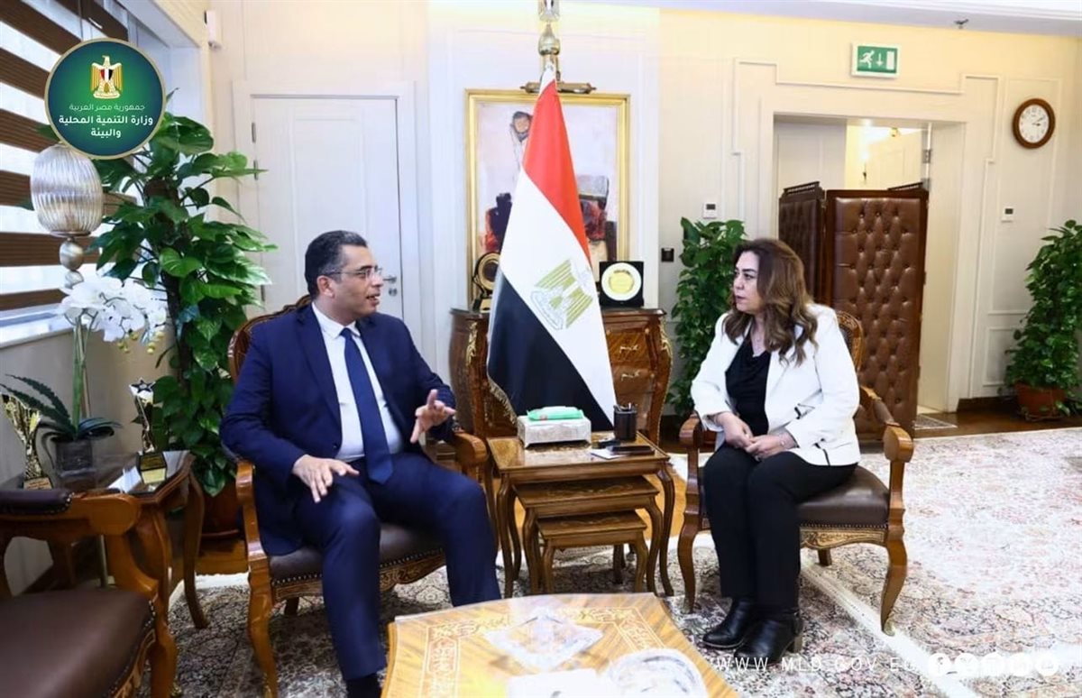 وزيرة التنمية المحلية والبيئة ومحافظ البحر الأحمر
