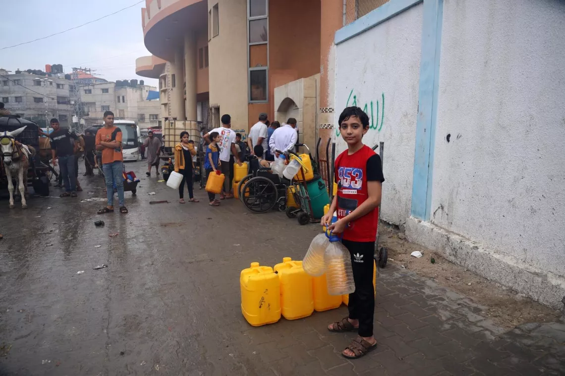 مرونة المقاومة الفلسطينية تصطدم بانهيار الخدمات في قطاع غزة