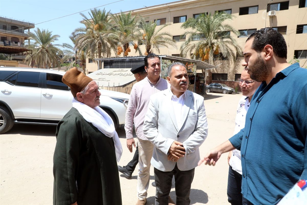 المحافظ فى زيارة مفاجئة لمستشفى ديرب المركزى&nbsp;