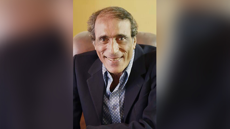 الكاتب الصحفى محمود عوض