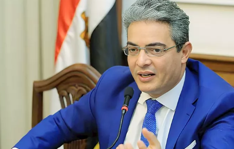 طارق سعدة، الذي يدعي أنه نقيب للإعلاميين